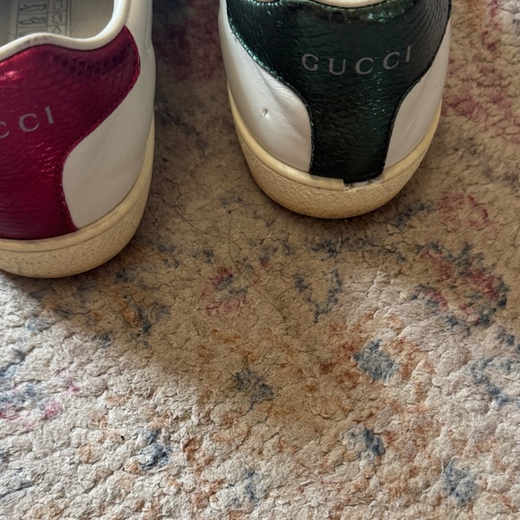 Gucci Women's White Sneakers with Red and Green Stripes USED 7 - Picture 2 of 5